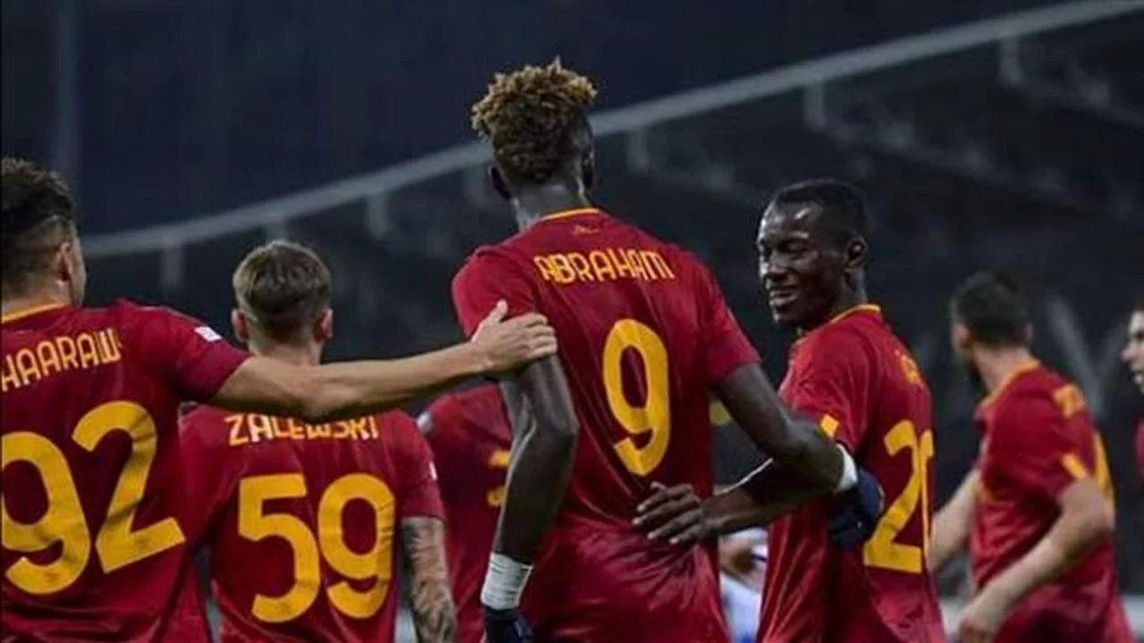 كيف يتابع الجمهور المواجهة المرتقبة بين فريقي روما وجنوي في الدوري الإيطالي؟